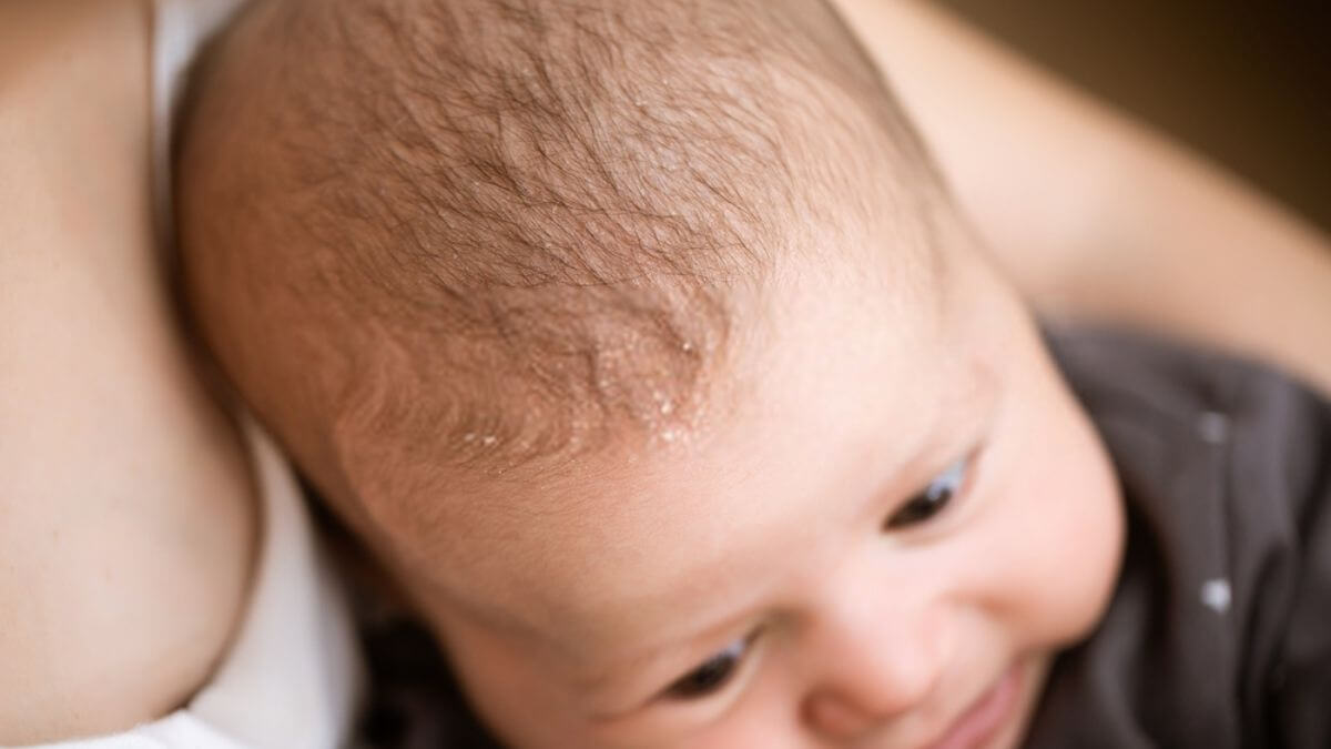 Cukur Rambut Bayi: Panduan Lengkap Kepada Ibu Bapa