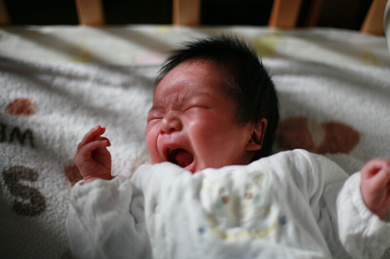 bayi menangis malam hari tanpa sebab