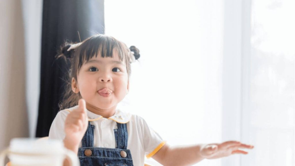 budak perempuan untuk Anmum Essential Gold