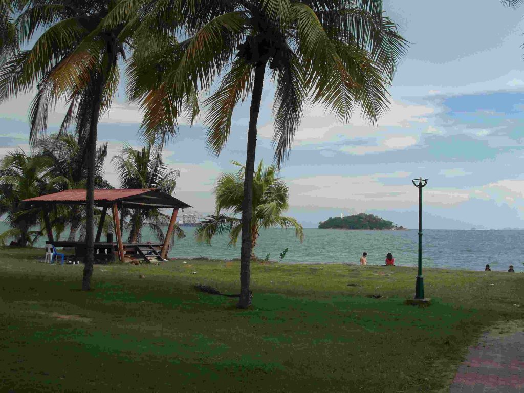 Pantai Teluk Rubiah, sebuah pantai di Perak