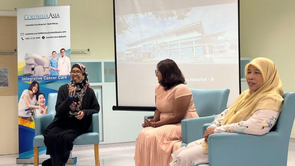 Peserta Sembang Survivor, Dr. Zahrina Azian Zohadie bersama CAHBR Dr Hema Darshinee Johnson dan seorang lagi peserta, Puan Norhaisnah Naian