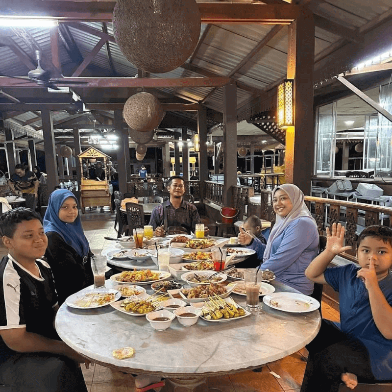 restoran dan tempat menarik di Sepang