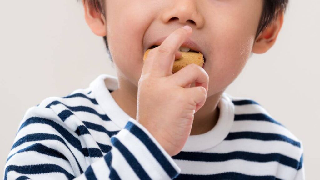 Lagi Kes Termakan Makanan Beracun, Mama Papa Awasi Pergerakan Anak-anak!