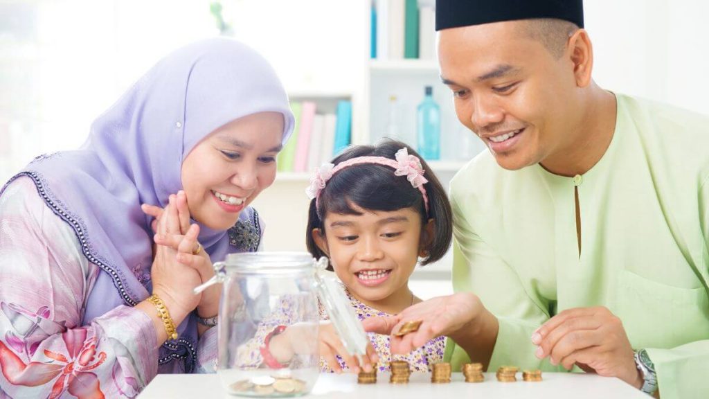 mak ayah ajar anak perempuan amalan menabung